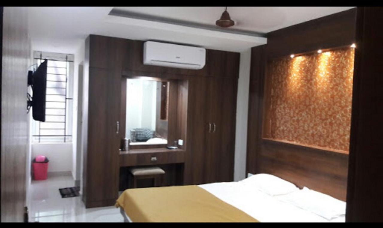 Hotel Gowri Sankar Ambāsamudram 외부 사진